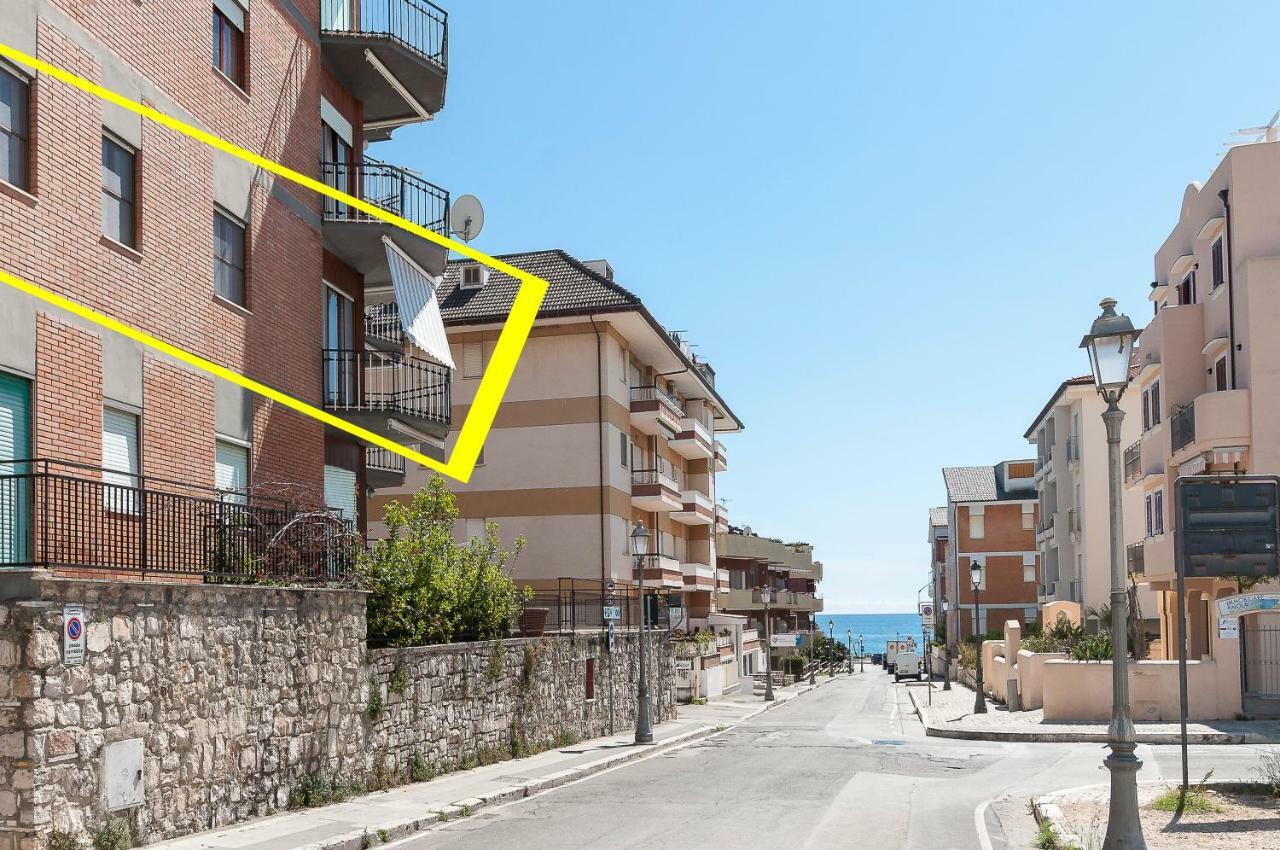 Casa Vacanza Flora Leilighet Sperlonga Eksteriør bilde