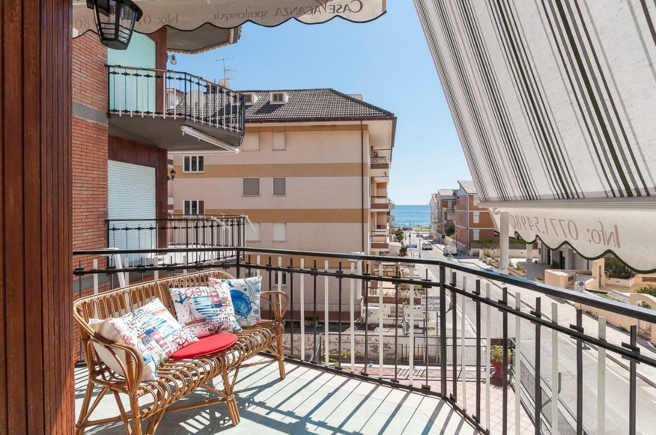 Casa Vacanza Flora Leilighet Sperlonga Eksteriør bilde